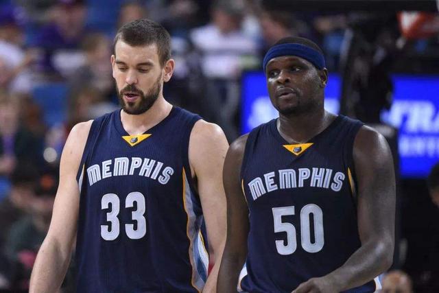 在后室中穿 在后室中穿