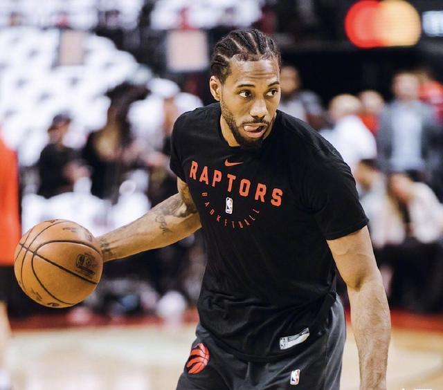 按裁判指示 按裁判指示